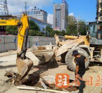 日女人b视视屏高温下的坚守｜道路建设者用汗水铺就畅通路